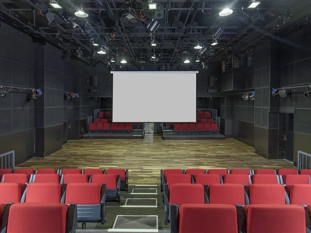 سالن عباس جوانمرد